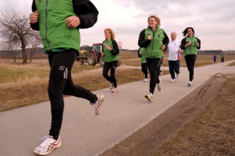 Ins Grüne: Laufstarke Damenriege verlässt Wolnzach und stürmt die Natur