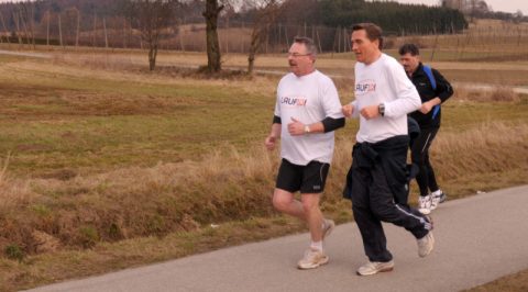 Querfeldein: Jörg und Stefan plaudern ein Stück vom 6-Kilometer-Weg 