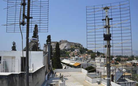 Signale. Dachblick vom Athener ARD-Studio auf die Akropolis. Jetzt bloß keine Strahlungsangst...;-)