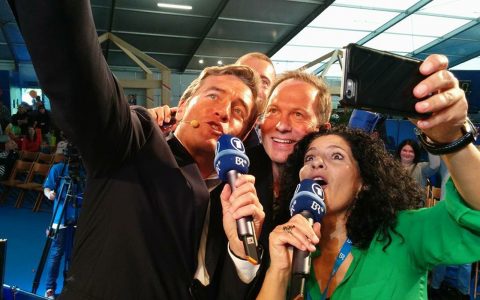 Stefan Scheider, Thorsten Otto, Irina Hanft und Jürgen Gläser bei einer Selfie-Orgie!