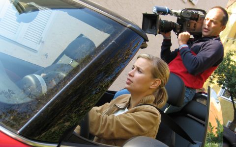 Kurz vorher noch eine kleine Fahr-Szene: Romy mit Kameramann Stephan im Nacken.