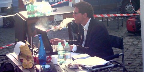 Weißer Rauch auch aus Stefans Munde: Die Kreativ-Zigarette für das Moderationen-Basteln...
