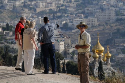 Kirchen-Gemeinschaft: Das Mima-Team schaut auf die orthodoxe Basilika in Jerusalem.